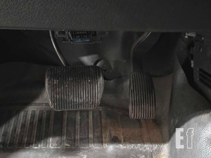 2014-ford-f150-xl-image-12