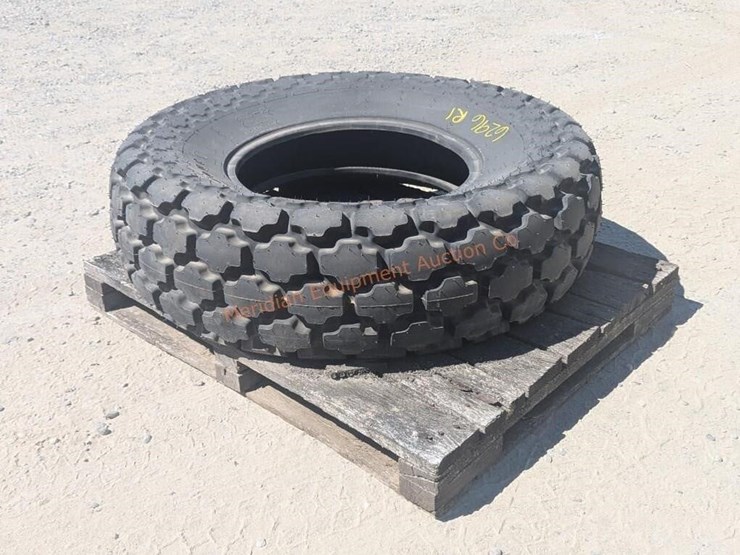 1-16.9-x-24-firestone-turf-tractor-tire-image-2