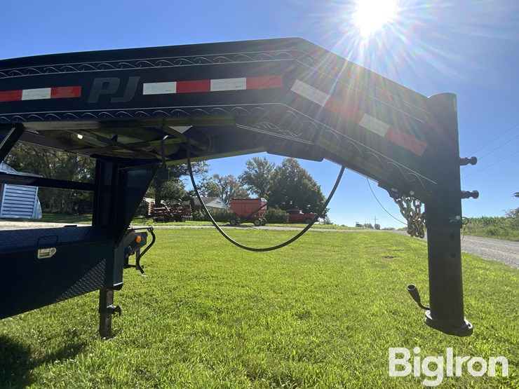 2013-pj-26'-low-pro-t/a-gooseneck-deckover-flatbed-trailer-image-12