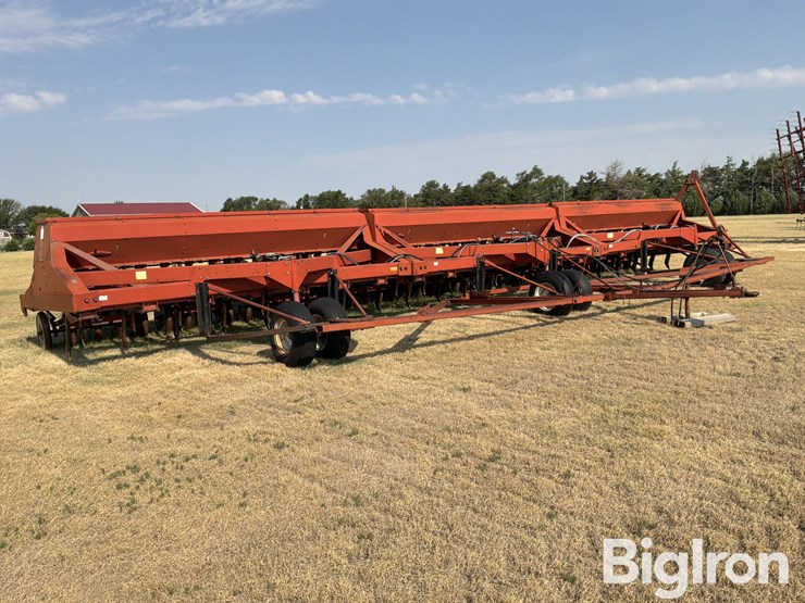 1994-international-7100-hoe-drills-w/transport-image-3