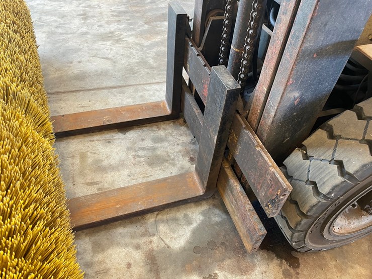 #1538-•-1977-toyota-2fg20-lp-forklift-image-19