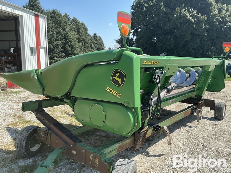 2009-john-deere-606c-6r30-corn-head-w/-head-trailer-image-9