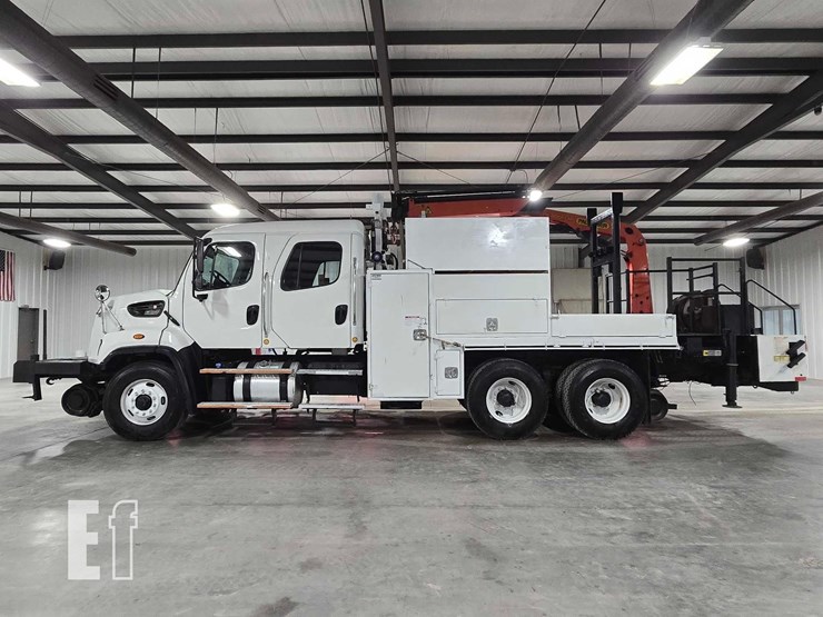 2016-freightliner-108sd-image-5