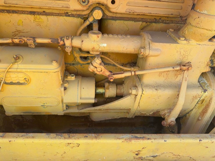 caterpillar-twenty-two-image-23