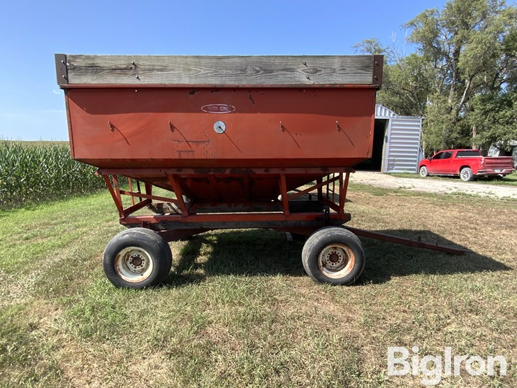 farm-king-m10-gravity-wagon-image-4