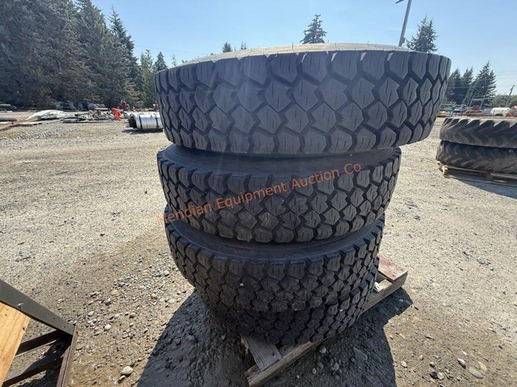 4--10r22.5-truck-tires-w/-rims-image-12