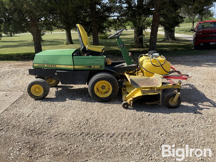 john-deere-f911-front-mount-72"-lawnmower-w/25-gal-sprayer-image-4