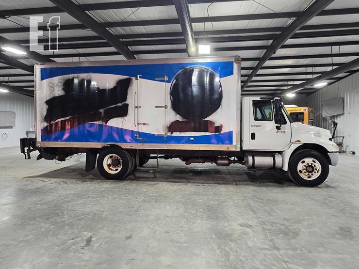 2011-international-durastar-4300-image-6
