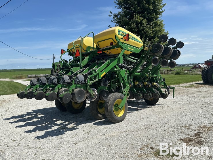 2003-john-deere-1790-ccs-12/23-planter-image-5