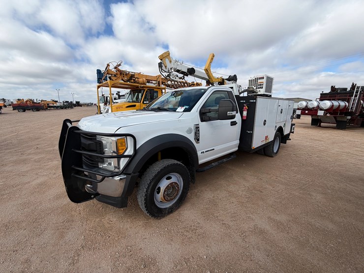 2017-ford-f550-image-19