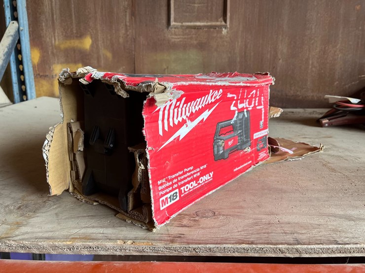 #3404-•-milwaukee-transfer-pump-image-2