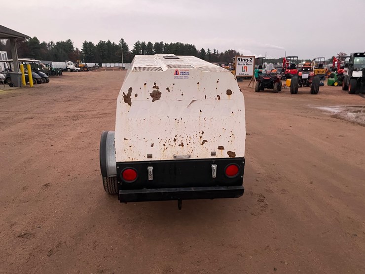 #1089-•-2015-rotair-d-185-t4i-towable-air-compressor-image-3