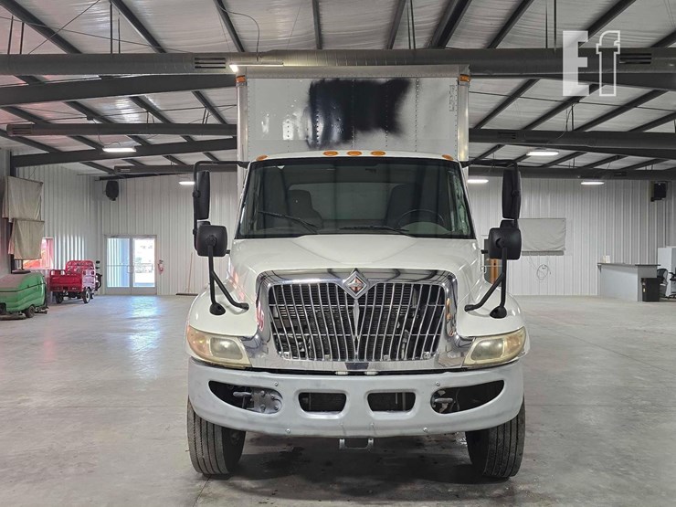 2011-international-durastar-4300-image-7