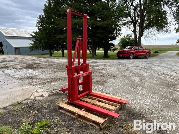 westendorf-3-pt-hydraulic-forklift-attachment-image-3