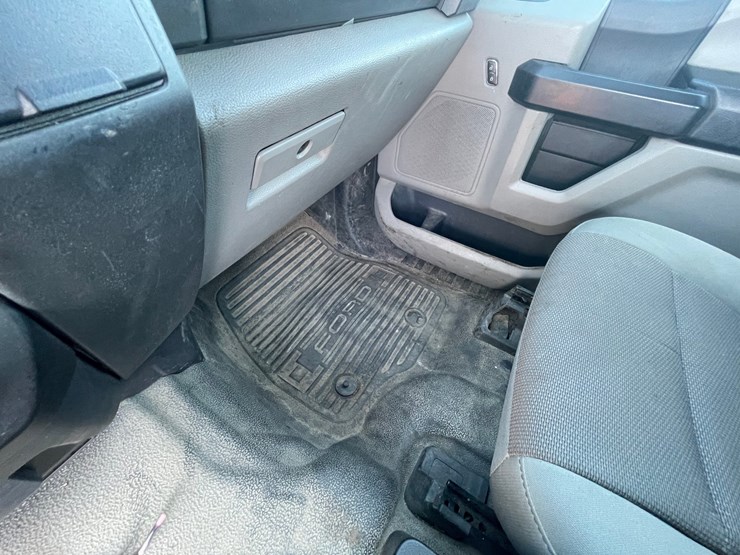 #1524-•-2021-ford-f-250-xl-pickup-truck-(has-wi-title)-image-10
