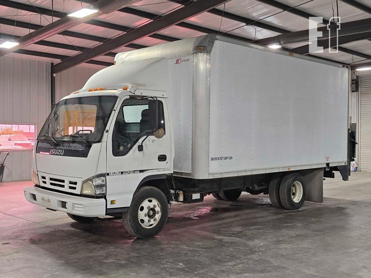 2006-isuzu-npr-hd-image-1