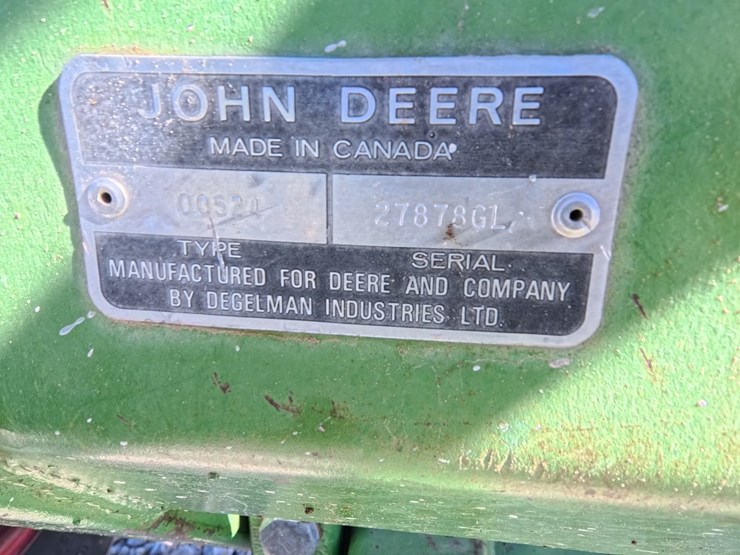 #1056-•-international-986-tractor-image-24