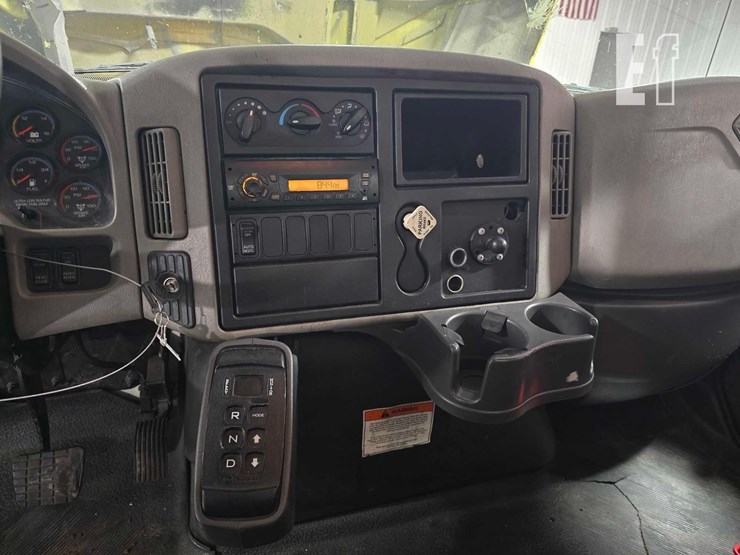 2010-international-durastar-4300-image-14