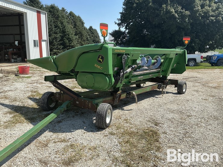 2009-john-deere-606c-6r30-corn-head-w/-head-trailer-image-7
