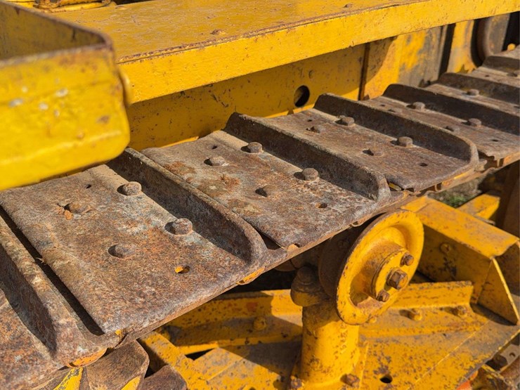 caterpillar-twenty-eight-image-23