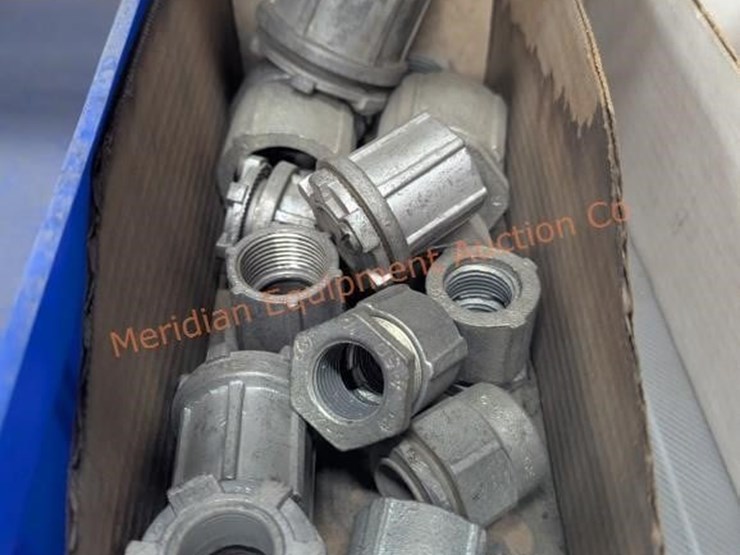 wire-rolling-rack-w/-assorted-electrical-parts-image-11