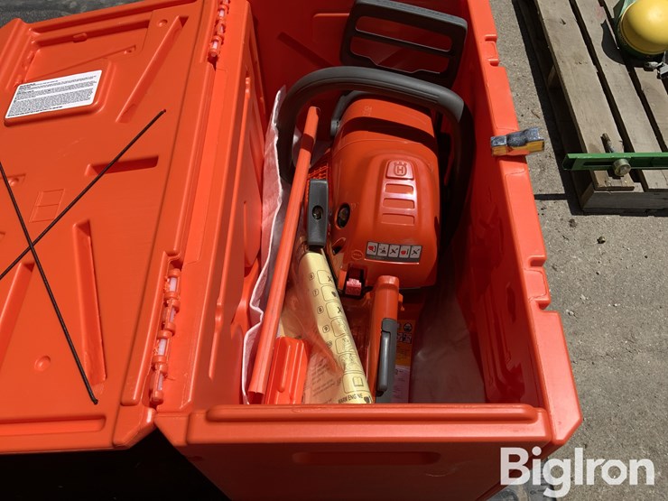 husqvarna-135-mark-ii-16”-gas-chainsaw-image-11