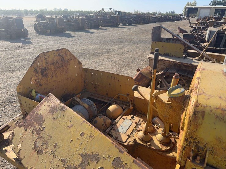 caterpillar-twenty-two-image-25