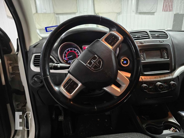 2018-dodge-journey-se-image-10