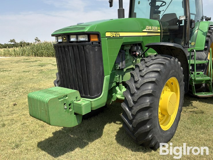 2000-john-deere-8410-mfwd-tractor-image-9