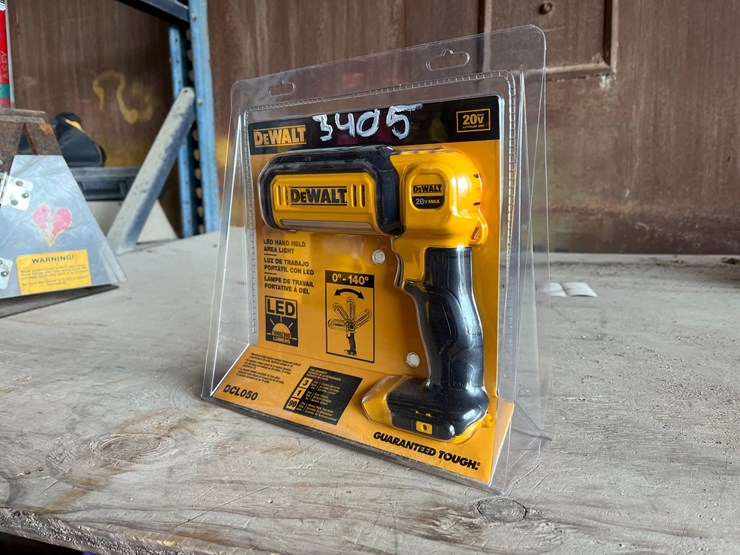 #3405-•-dewalt-led-hand-held-area-light-image-1