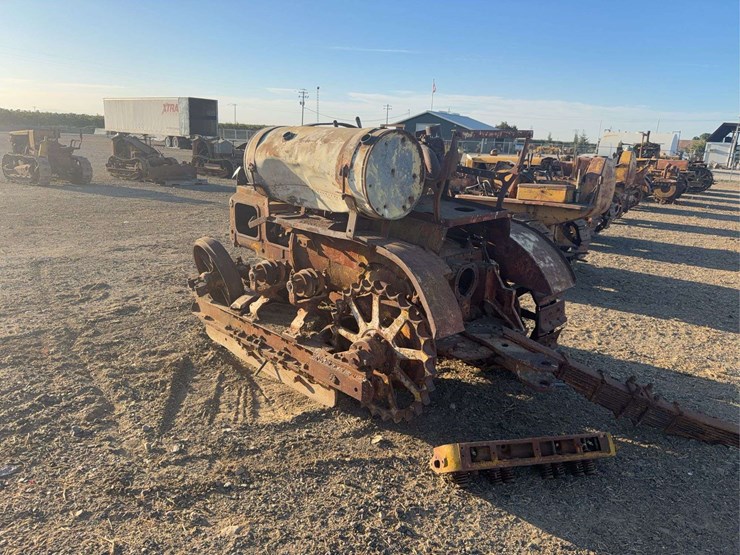 caterpillar-thirty-image-2
