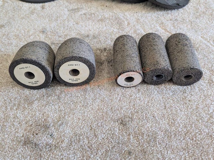 assorted-abrasive-discs-&-blades-image-18