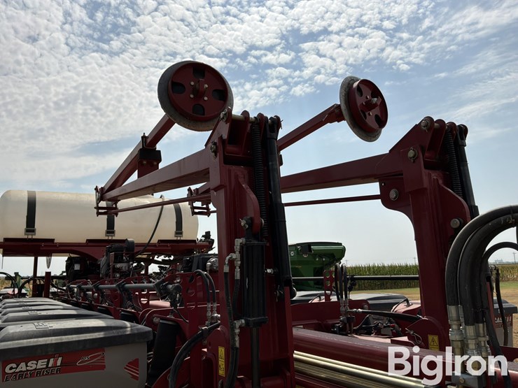 2018-case-ih-early-riser-2150-16r30"-planter-image-11