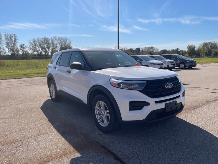 #1527-•-2022-ford-explorer-awd-suv-(has-wi-title)-image-13