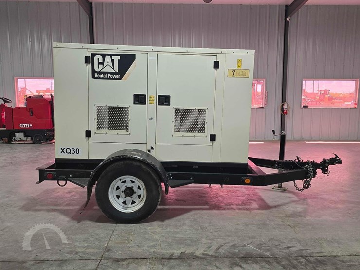 2015-caterpillar-xq30-8-image-6