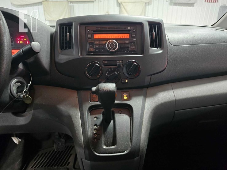 2016-nissan-nv200-image-14