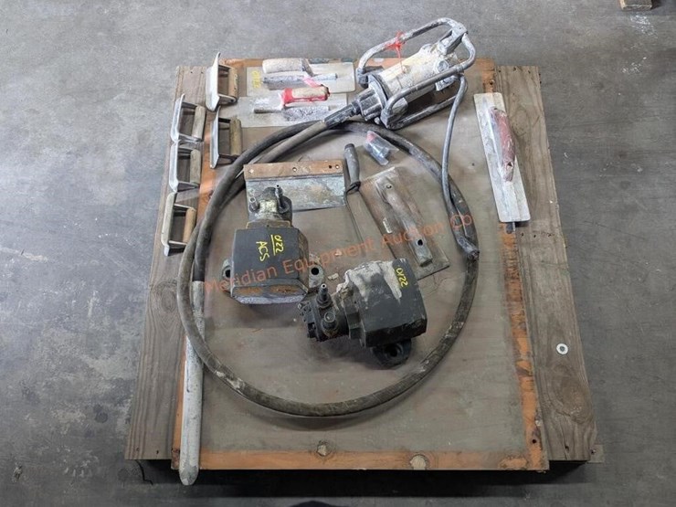 pallet--concrete-vibrators-&-assorted-tools-image-2