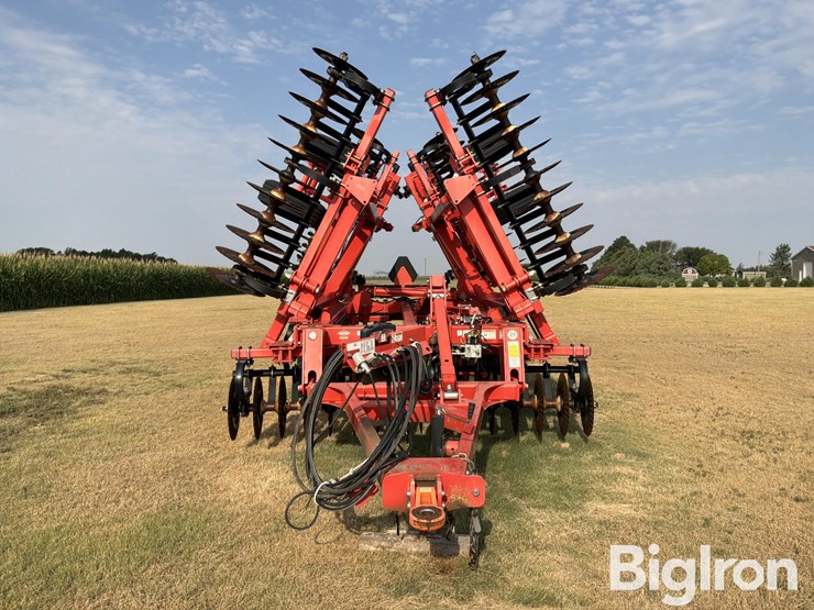 2018-kuhn-krause-excelerator-8005-vertical-tillage-image-2
