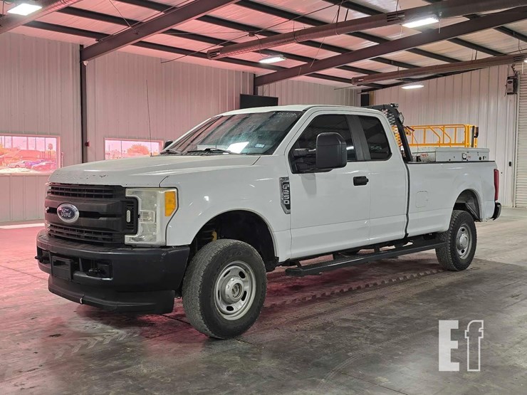 2017-ford-f250-sd-xl-image-1