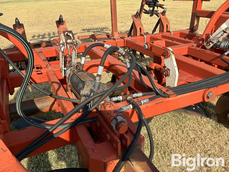 richardson-ae-4-30-4-6x5-sweep-plow-w/sunflower-pickers-image-17