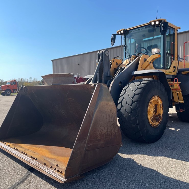 #1500 • 2017 Volvo L110H Wheel Loader with Bucket