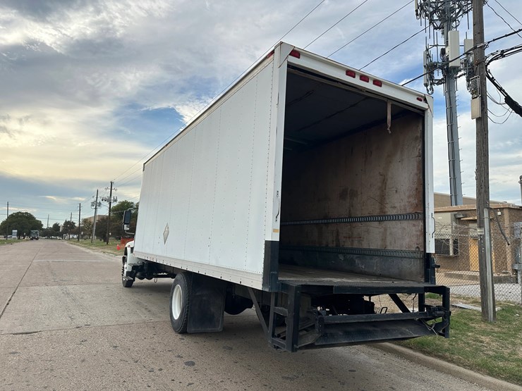 2009-international-durastar-4400-image-8