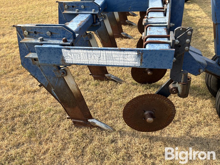 1997-blu-jet-3-pt-sub-tiller-9-shank-ripper-plow-w/anhydrous-tubes-image-18