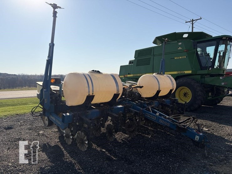 2000-kinze-2000-image-5