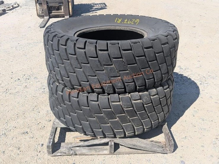 2--16.9x24-armstrong-torx-trac-hd-tires-image-6