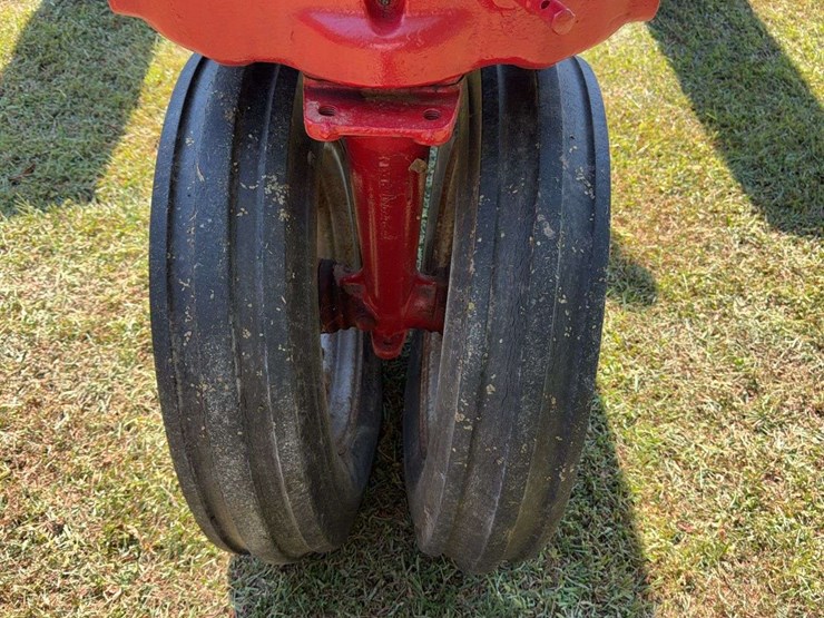 1942-farmall-m-image-11
