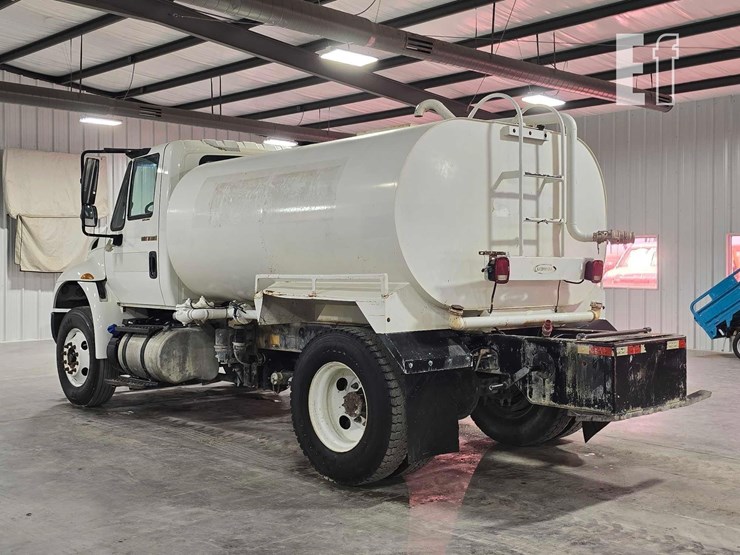 2016-international-durastar-4300-image-4