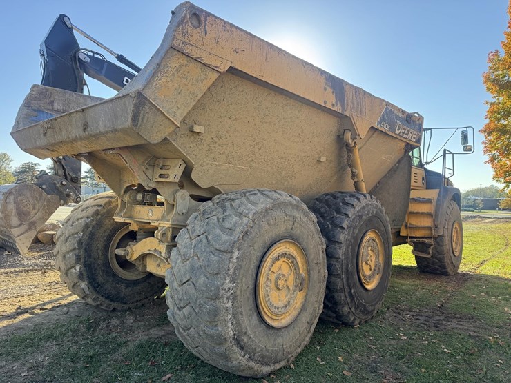 2013-deere-410e-image-8