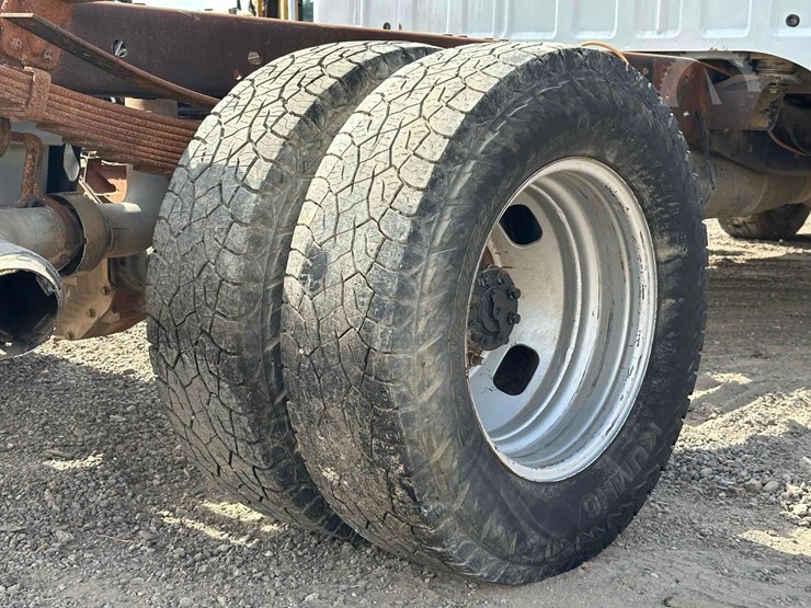 2012-ford-f350-image-17