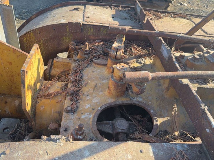 caterpillar-thirty-image-23